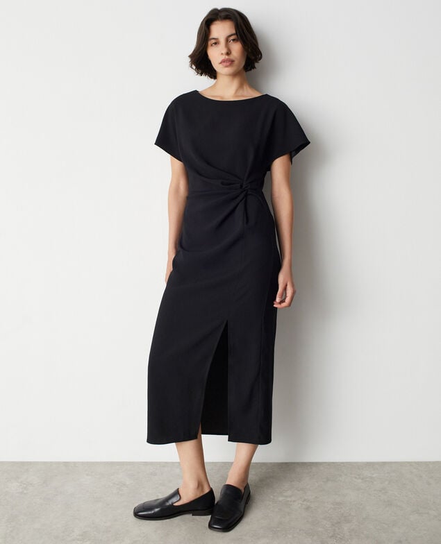 Robe longue nou&eacute;e en cr&ecirc;pe M092 noir